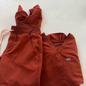 Figs Women’s scrubs size small.